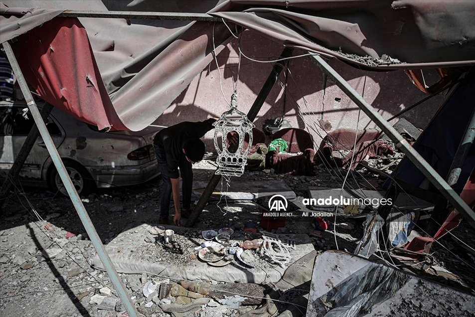 U izraelskim napadima na Gazu poginula su 254 Palestinca, među