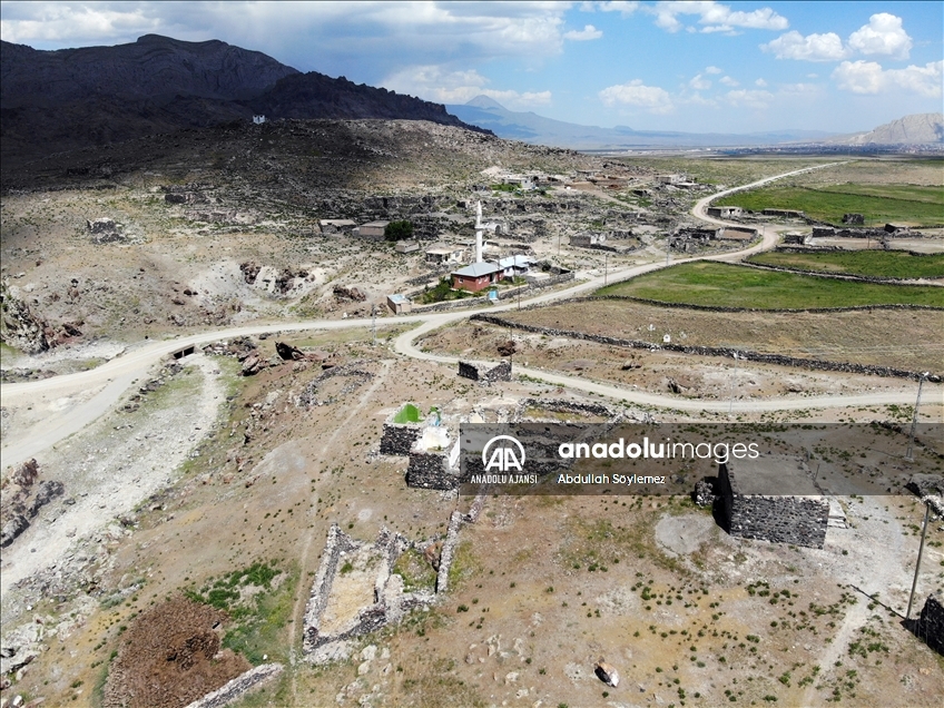 Sağlık ekipleri kırsaldaki engelli vatandaşları aşılamak için yoğun çaba harcıyor