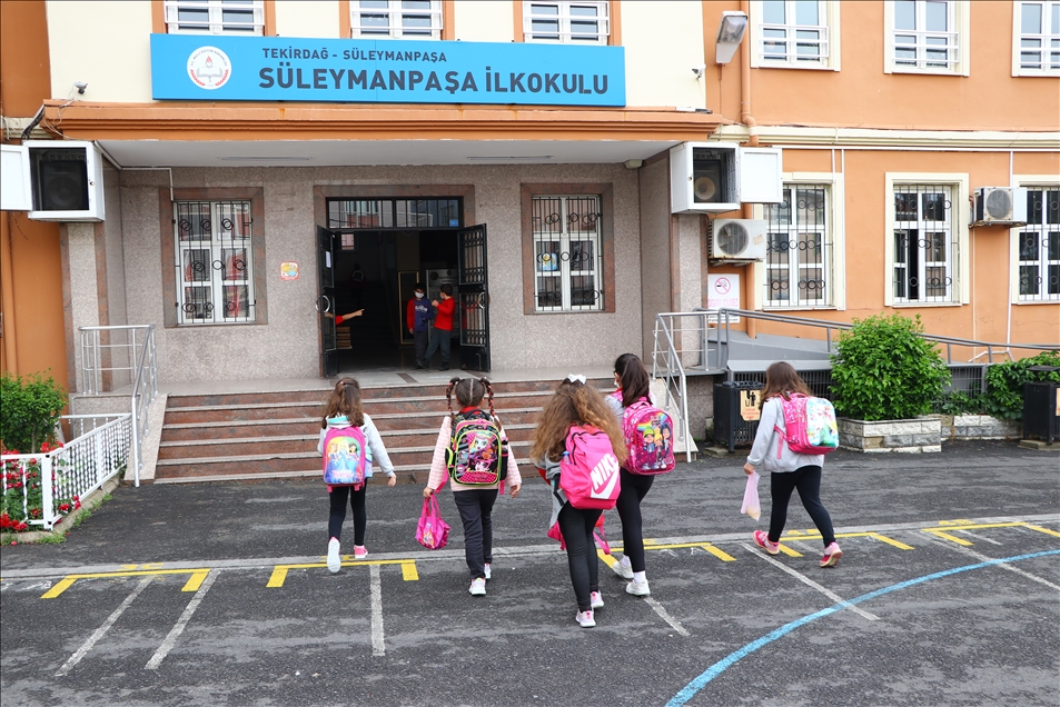 Trakya'da ilkokul ve ana sınıflarında yüz yüze eğitim sevinci yaşandı
