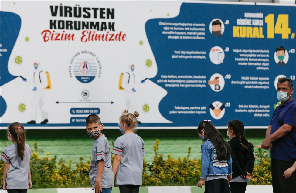 Kademeli normalleşme süreciyle okullarda yüz yüze eğitime başlandı