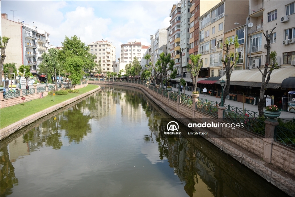 Eskişehir'de kademeli normalleşme süreci kapsamında yeme içme yerleri açıldı