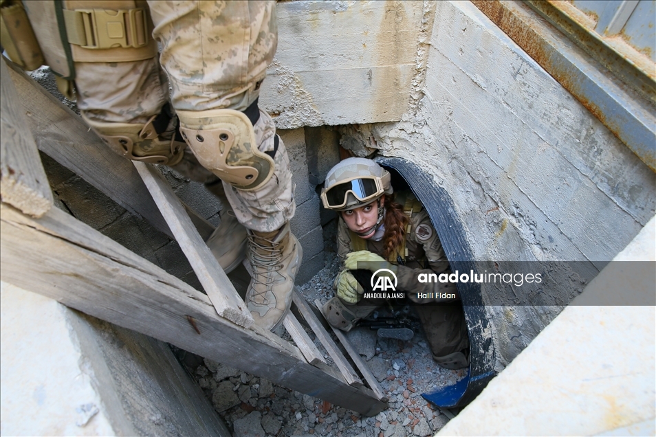 Yerleşim birimlerindeki terör operasyonları için eğitim alan ilk kadın astsubay göreve hazır