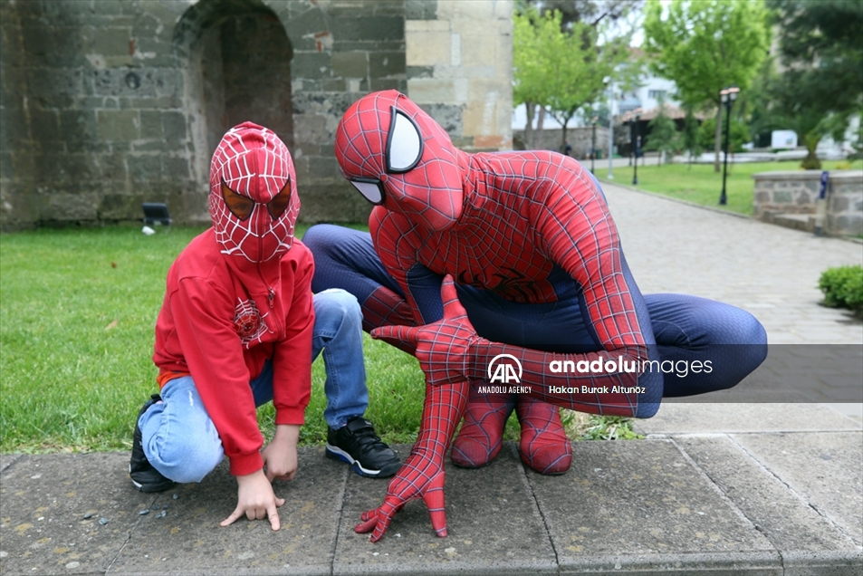 "Spider-Man" pasa sus vacaciones en la ciudad de Trabzon