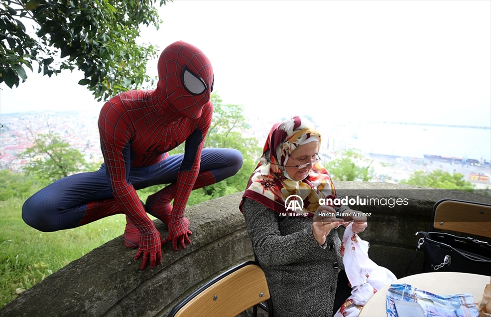 "Spider-Man" pasa sus vacaciones en la ciudad de Trabzon