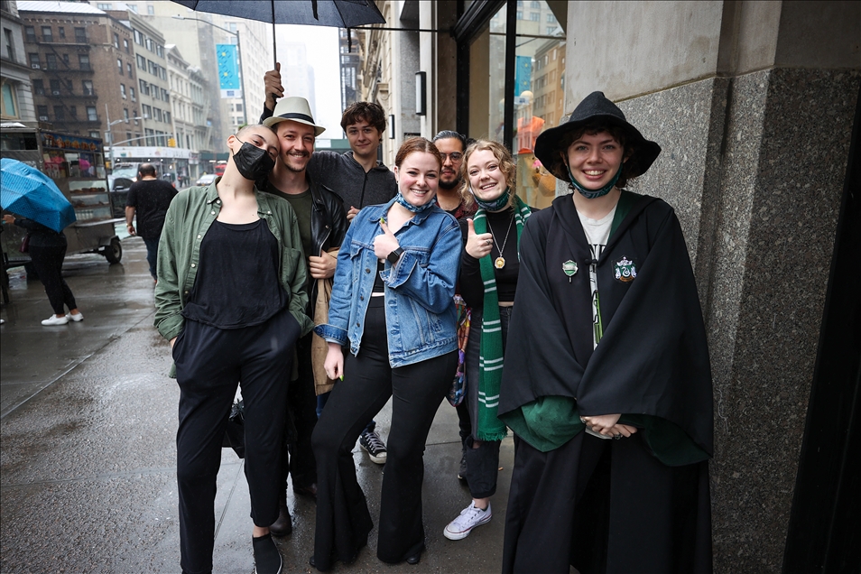 Dünyanın en büyük Harry Potter mağazası New York'ta açıldı