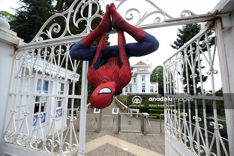 "Spider-Man" pasa sus vacaciones en la ciudad de Trabzon
