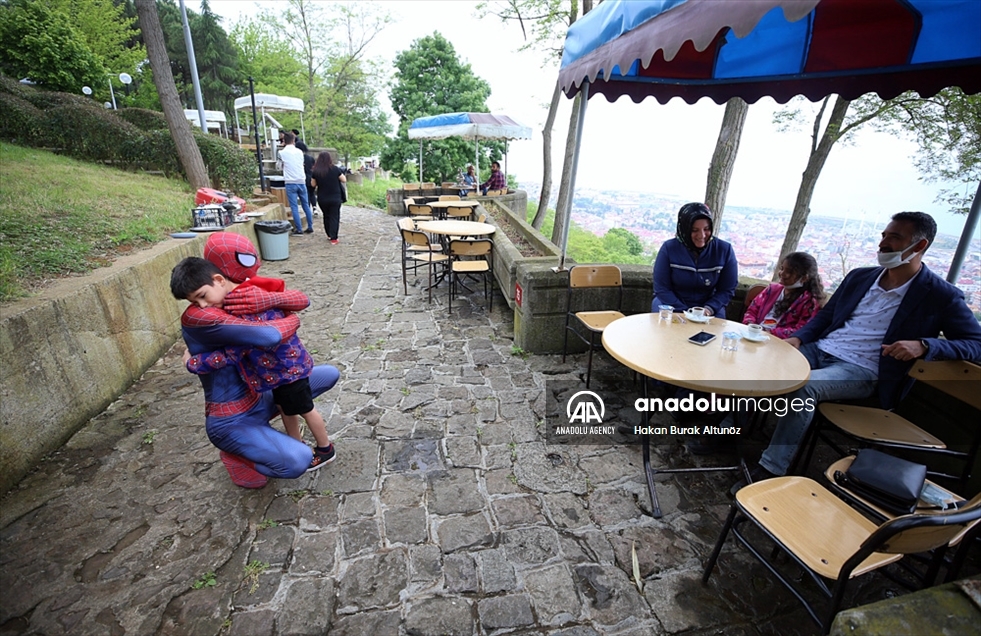"Spider-Man" pasa sus vacaciones en la ciudad de Trabzon