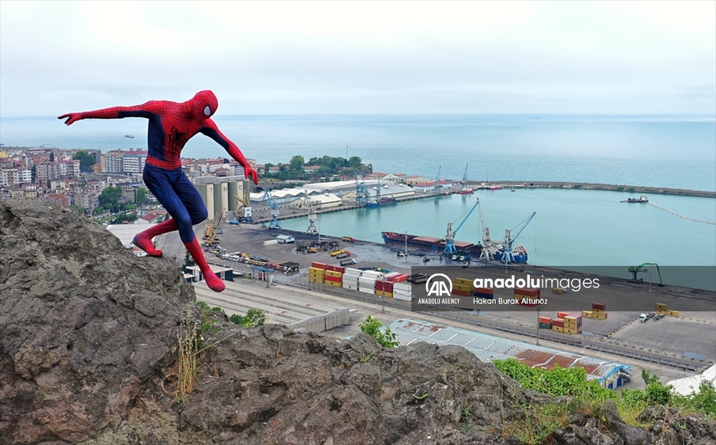 "Spider-Man" pasa sus vacaciones en la ciudad de Trabzon