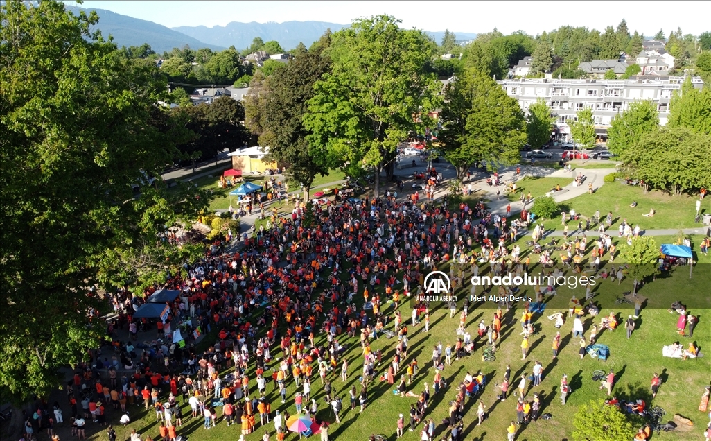 'Remember the children' vigil in Vancouver