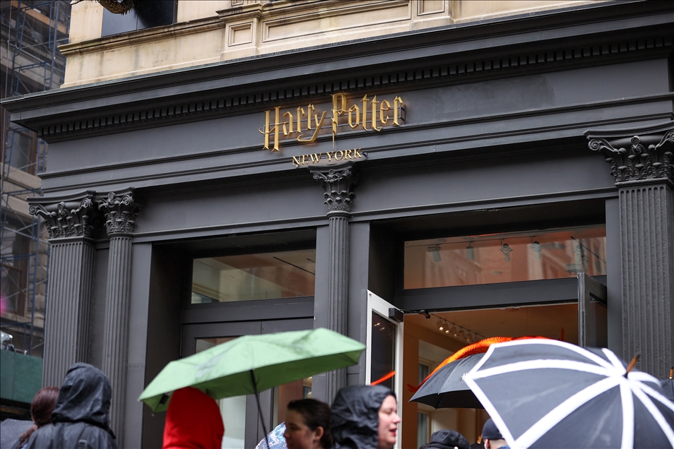 Dünyanın en büyük Harry Potter mağazası New York'ta açıldı