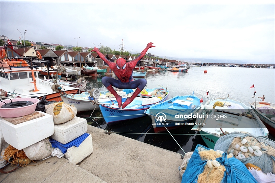 "Spider-Man" pasa sus vacaciones en la ciudad de Trabzon