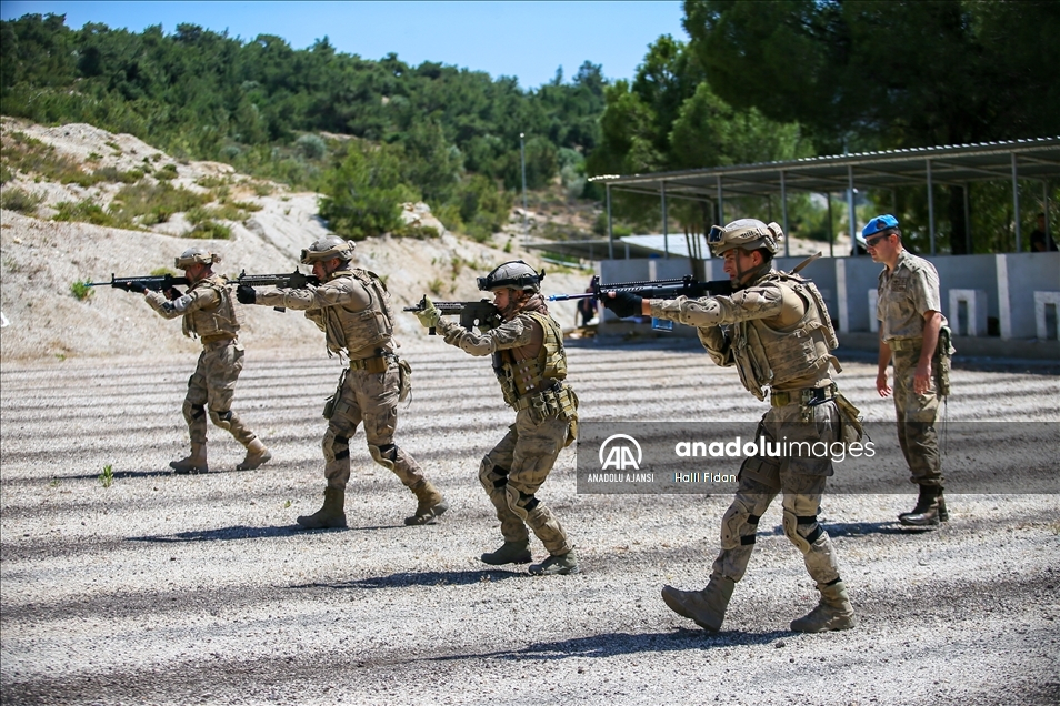 Yerleşim birimlerindeki terör operasyonları için eğitim alan ilk kadın astsubay göreve hazır