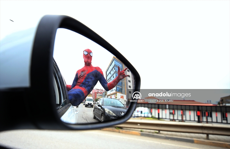 "Spider-Man" pasa sus vacaciones en la ciudad de Trabzon