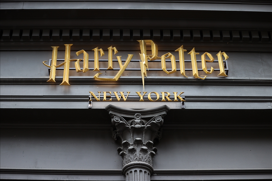 Dünyanın en büyük Harry Potter mağazası New York'ta açıldı