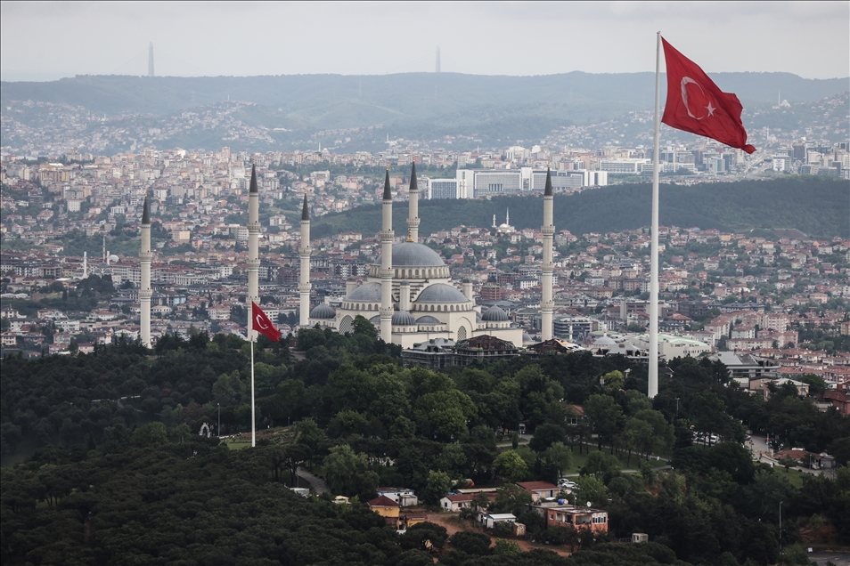 İstanbul'un yeni simgesi Çamlıca Kulesi, kapılarını ziyaretçilere açtı