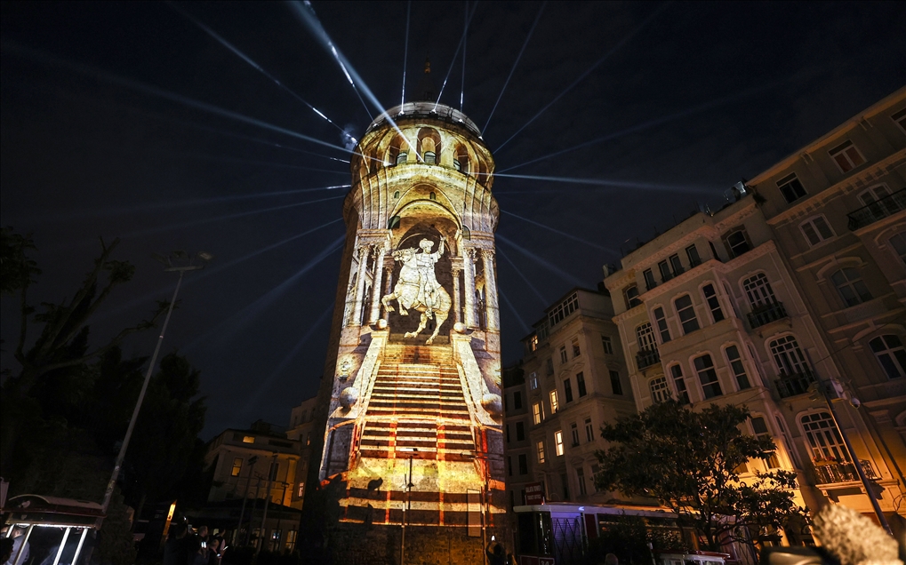 İstanbul'un fethinin 568. yıl dönümü görsel şölenle kutlandı