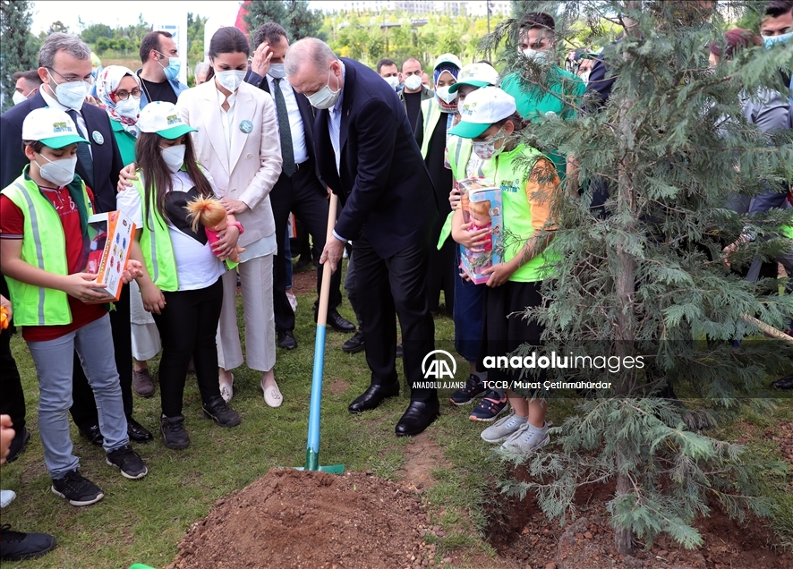 Cumhurbaşkanı Erdoğan Pendik Millet Bahçesini ziyaret etti