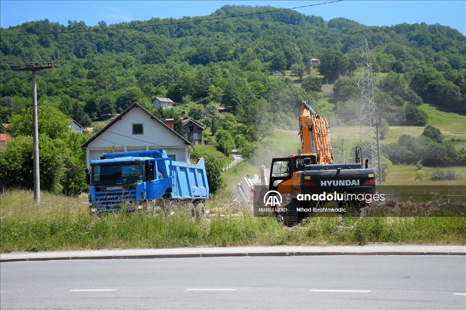 Konjević-Polje: Srušena nelegalno izgrađena crkva u dvorištu nane Fate Orlović