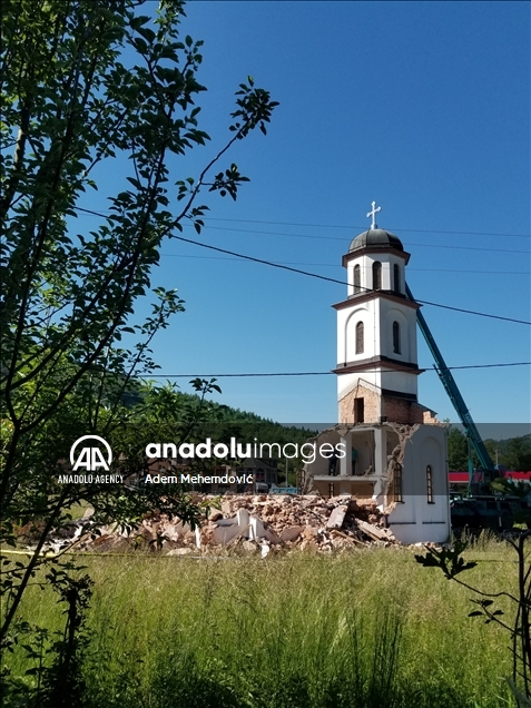 Počelo izmještanje crkve iz dvorišta nane Fate Orlović 