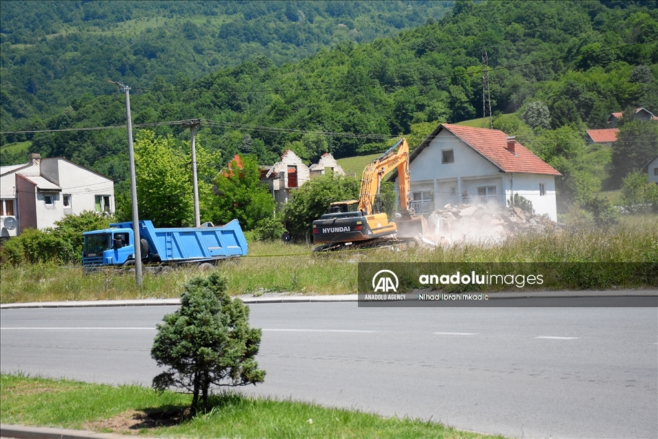 Konjević-Polje: Srušena nelegalno izgrađena crkva u dvorištu nane Fate Orlović