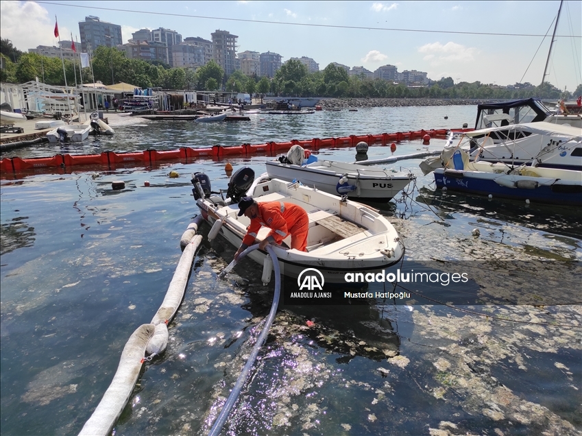 İstanbul'da müsilaj temizleme çalışmaları devam ediyor