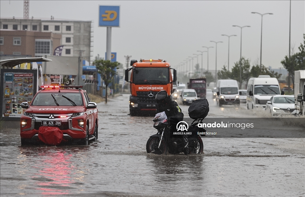 Başkentte sağanak etkili oldu