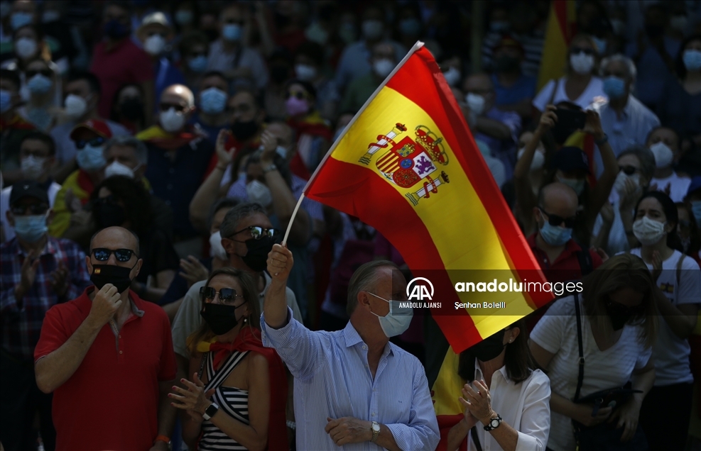 İspanyol sağı, sol hükümetin, tutuklu Katalan siyasetçileri affetme girişimini protesto etti
