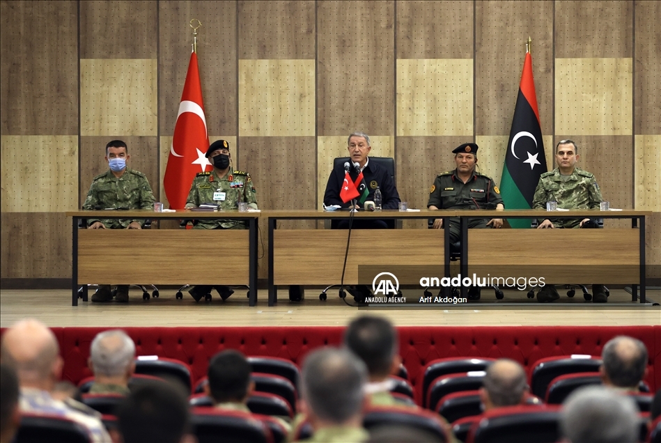 Акар: Турция поддерживает Ливию в ее правом деле