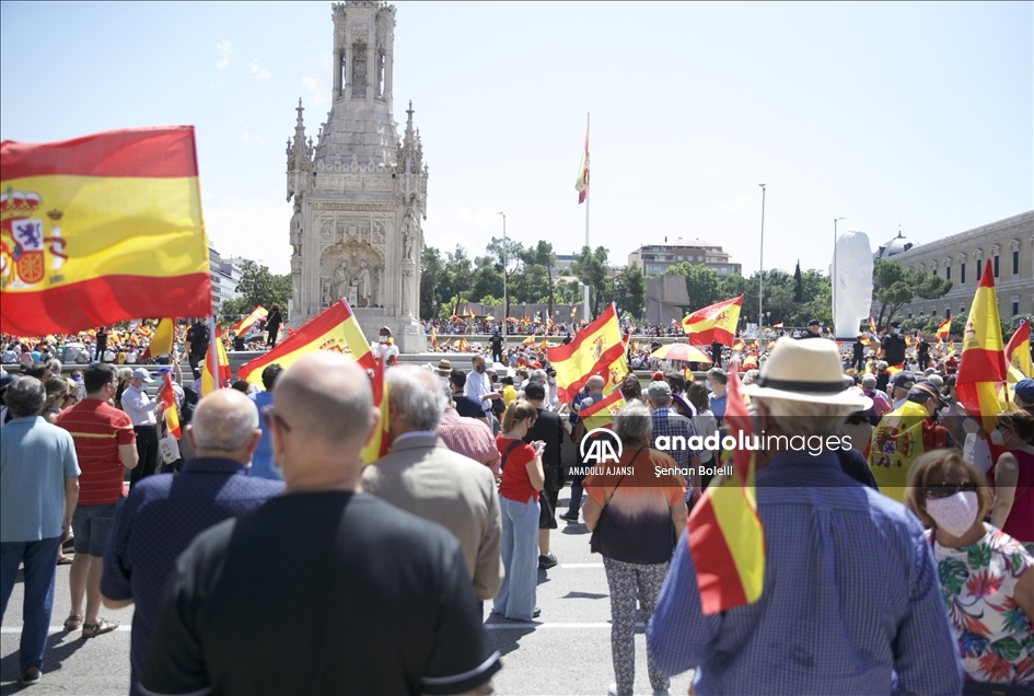İspanyol sağı, sol hükümetin, tutuklu Katalan siyasetçileri affetme girişimini protesto etti