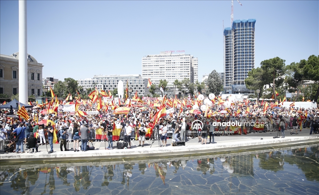 İspanyol sağı, sol hükümetin, tutuklu Katalan siyasetçileri affetme girişimini protesto etti