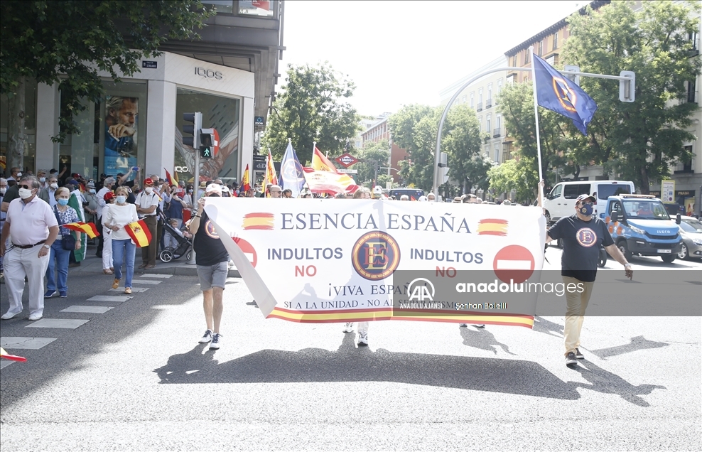 İspanyol sağı, sol hükümetin, tutuklu Katalan siyasetçileri affetme girişimini protesto etti