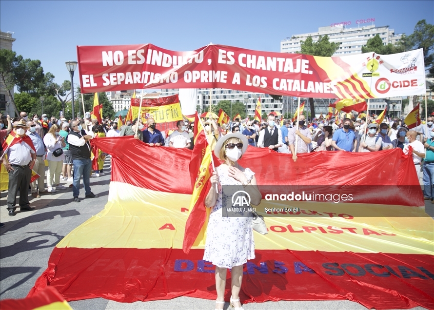 İspanyol sağı, sol hükümetin, tutuklu Katalan siyasetçileri affetme girişimini protesto etti