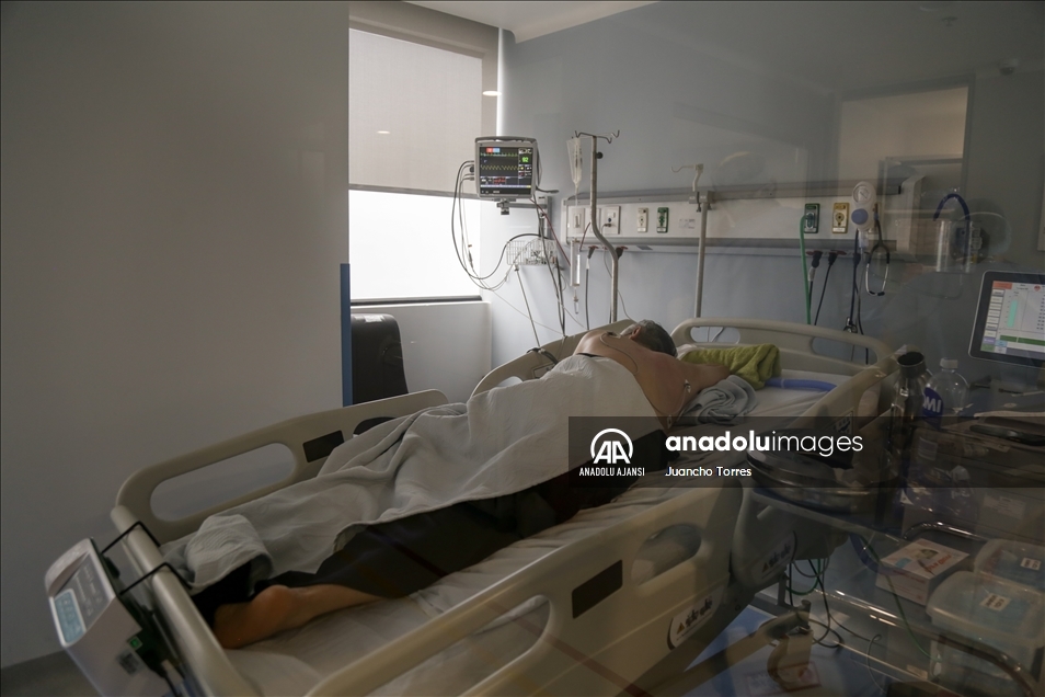 Kolombiya'daki hastanelerde Kovid-19 ile mücadele devam ediyor