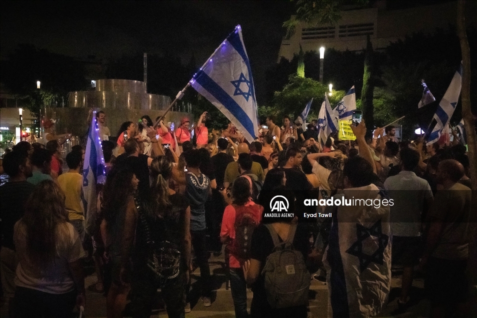 Жители Израиля отпраздновали уход Нетаньяху