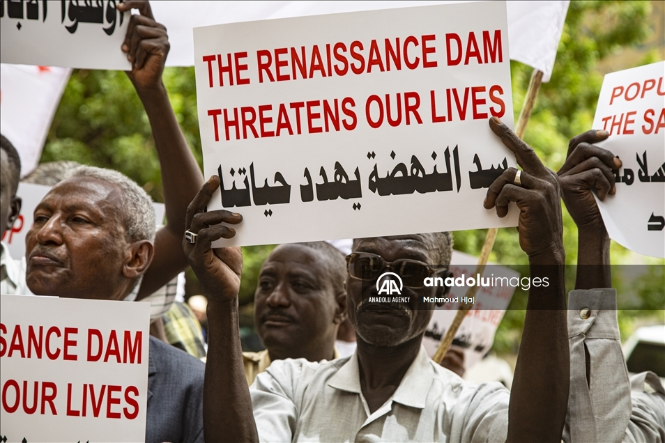 سودانيون يعتزمون مقاضاة شركة إيطالية مشاركة ببناء سد "النهضة"