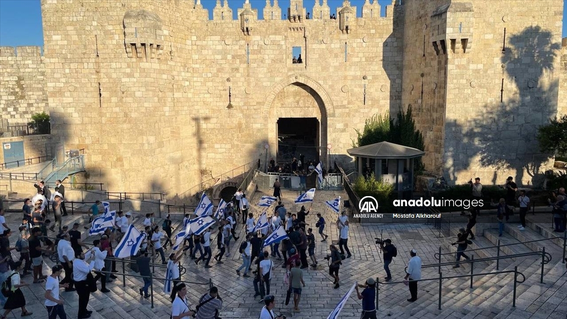 Far-right Israelis stage "flag march" in East Jerusalem