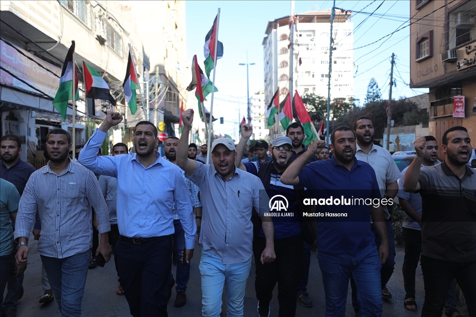 Gazze'de “bayrak yürüyüşüne” karşı gösteri