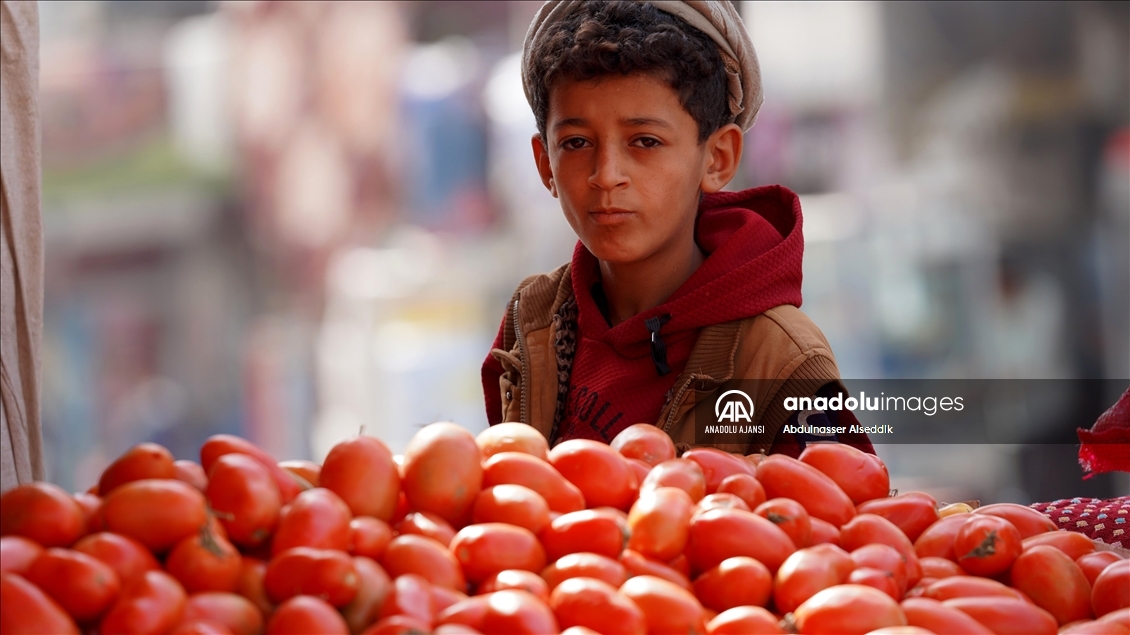 Dünyanın en büyük insani felaketinin yaşandığı Yemen'de riyaldeki değer kaybı yoksulluğu daha da derinleştirdi