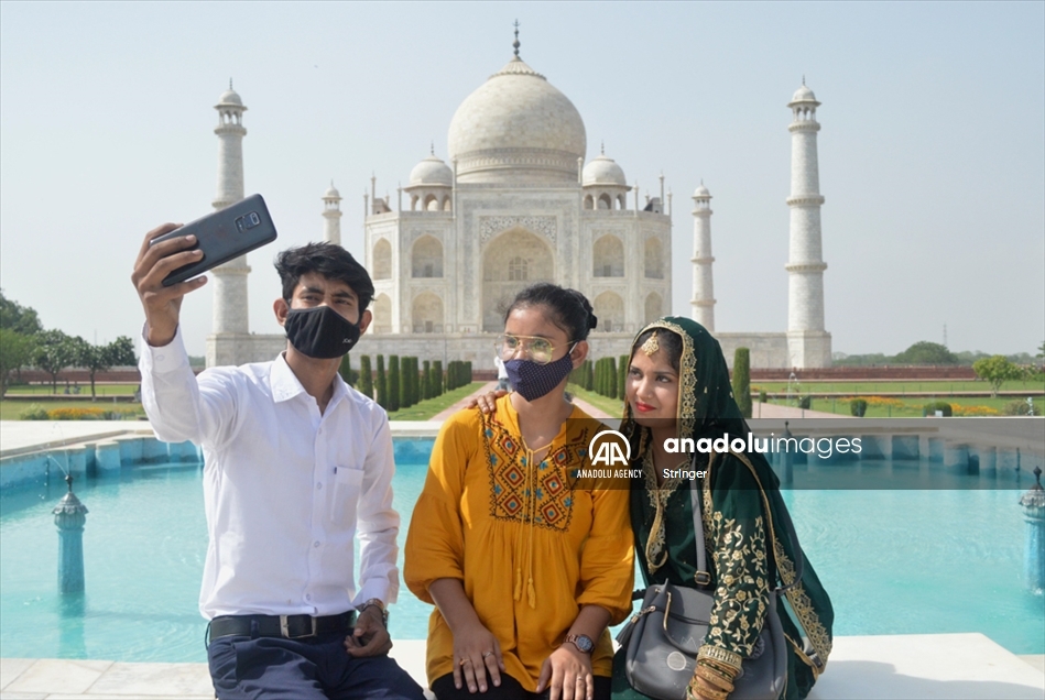 El Taj Mahal es reabierto a los turistas en India