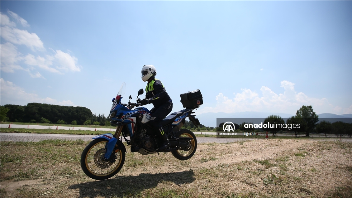Jandarmanın motosikletli trafik ve asayiş timleri Bursa'da yetişiyor