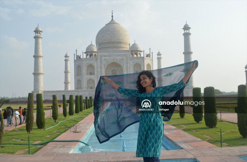 El Taj Mahal es reabierto a los turistas en India