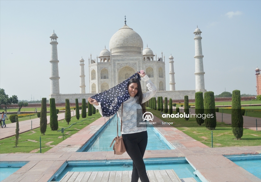 El Taj Mahal es reabierto a los turistas en India