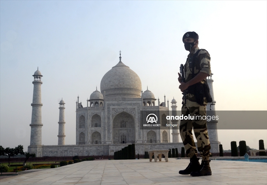 El Taj Mahal es reabierto a los turistas en India