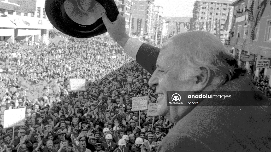 Türk siyasetinin "Baba"sı Süleyman Demirel'in vefatının üzerinden 6 yıl geçti