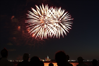 Con fuegos artificiales Nueva York celebró el fin de las restricciones impuestas ante la COVID-19