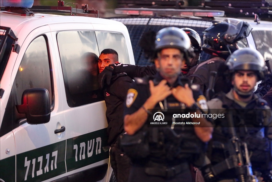 İsrail polisi, aşırı sağcı Yahudilerin Hazreti Muhammed'e hakaretini protesto eden Filistinlilere müdahale etti