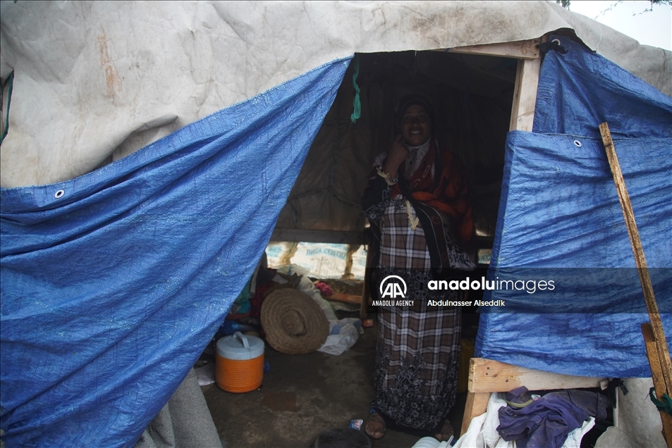 زنان و کودکان ساکن اردوگاه‌های پناهجویی هزینه سنگین جنگ 7 ساله در یمن را می‌پردازند 