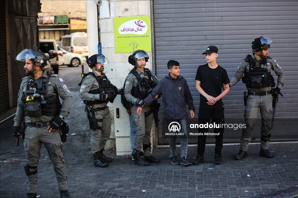 İsrail polisi, aşırı sağcı Yahudilerin Hazreti Muhammed'e hakaretini protesto eden Filistinlilere müdahale etti