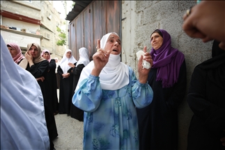 الضفة.. مئات الفلسطينيين يشيعون جثمان فتى قتله الجيش الإسرائيلي