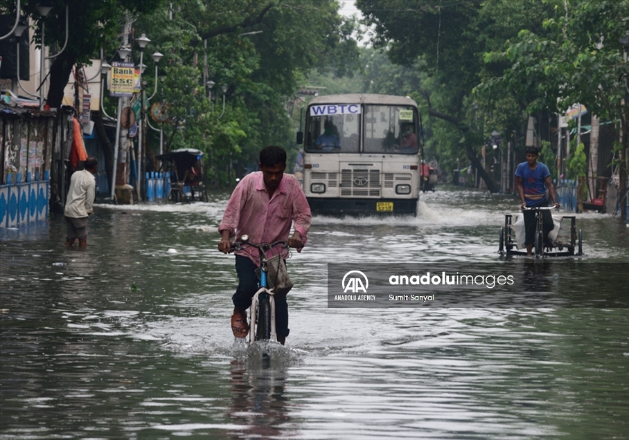 Las fuertes lluvias monzónicas provocan inundaciones en la India